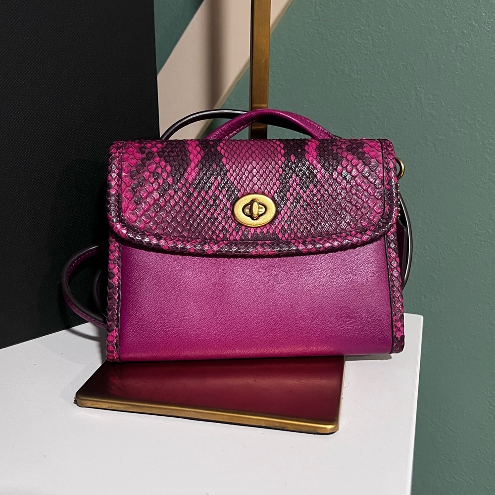 Coach exotic turnlock WOC